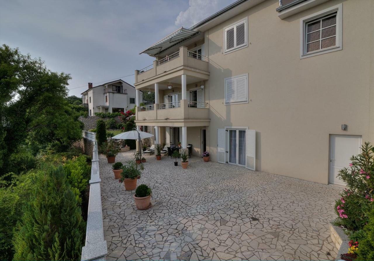 Apartment Barbara Senj  Luaran gambar